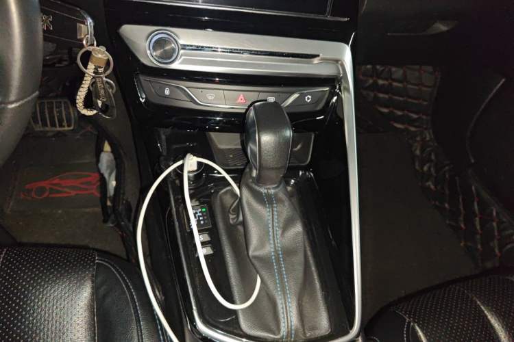 Used Peugeot 308 2018 230THP Automatic Luxury Edition Gear Lever