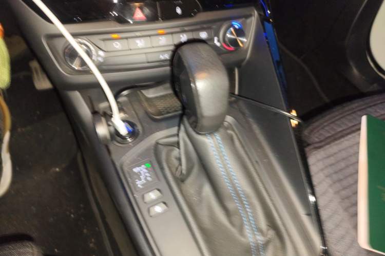 Used Peugeot 308 2018 1.6L Automatic Fashion Edition Gear Lever