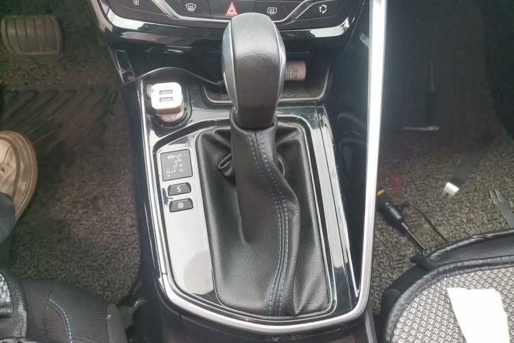 Used Peugeot 308 2018 1.6L Automatic Luxury Edition Gear Lever