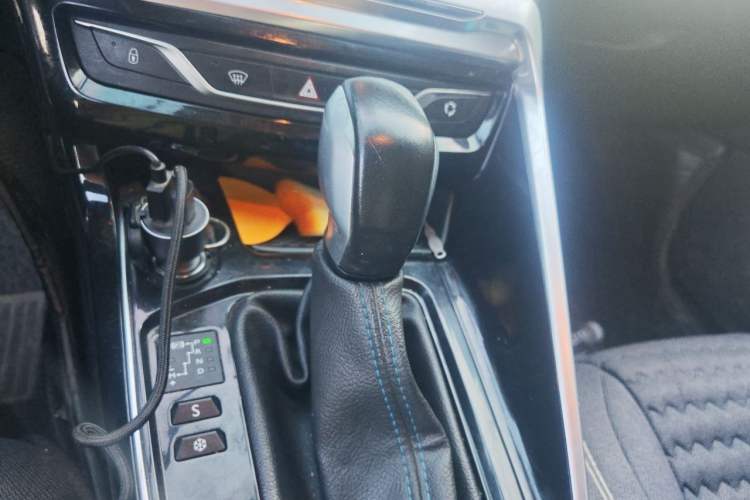 Used Peugeot 308 2018 1.6L Automatic Luxury Edition Gear Lever