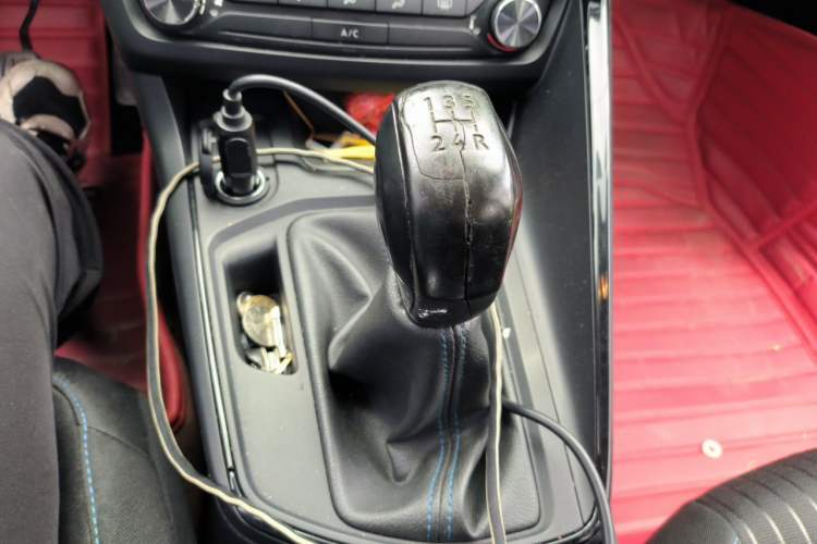 Used Peugeot 308 2018 1.6L Manual Fashion Edition Gear Lever