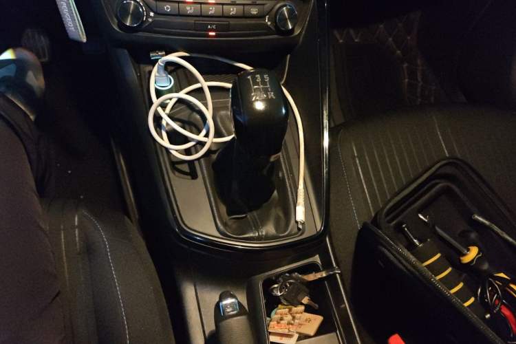 Used Peugeot 308 2018 1.6L Manual Fashion Edition Gear Lever
