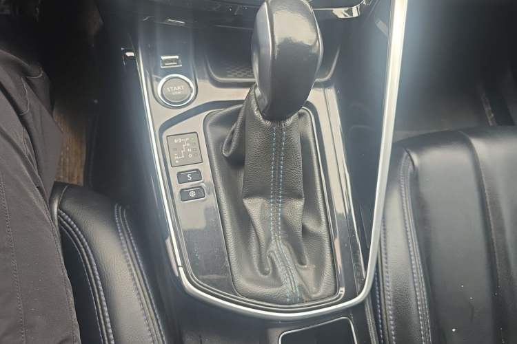 Used Peugeot 308 2018 1.6L Automatic Luxury Edition Gear Lever