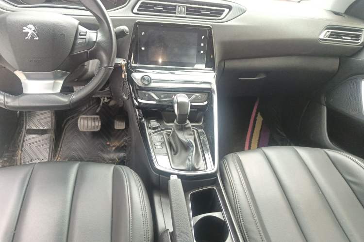 Used Peugeot 308 2018 1.6L Automatic Luxury Edition Gear Lever