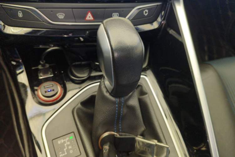 Used Peugeot 308 2018 350THP Automatic Prestige Edition Gear Lever
