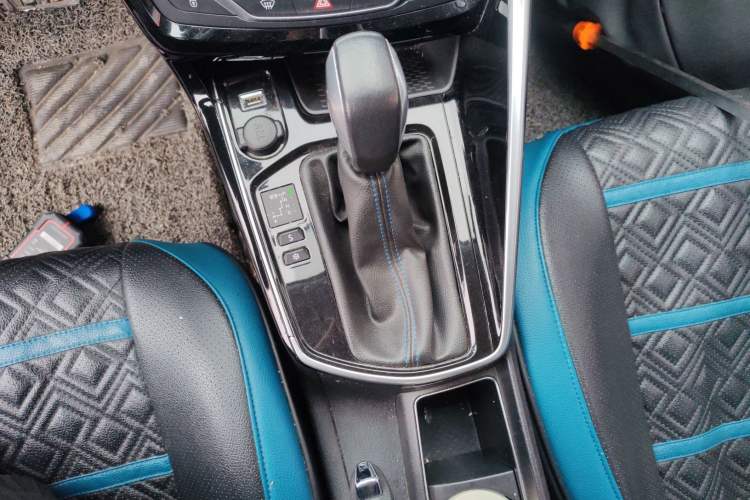 Used Peugeot 308 2018 1.6L Automatic Luxury Edition Gear Lever