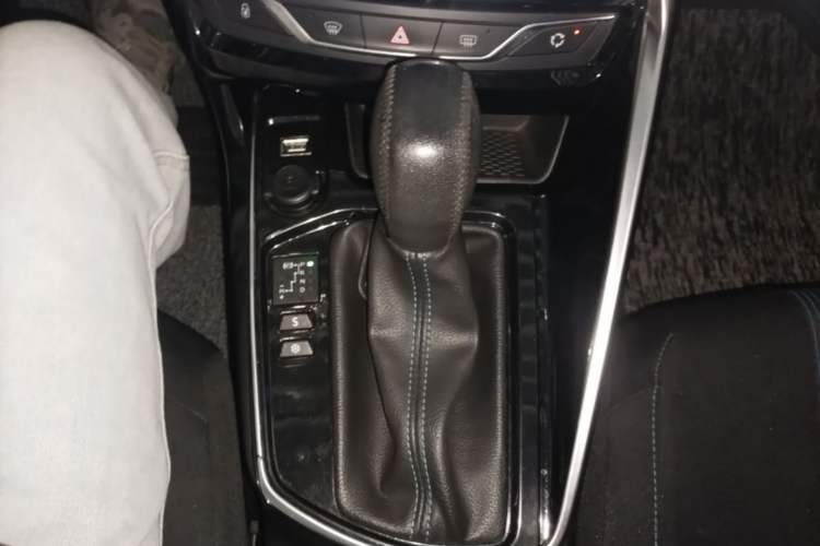 Used Peugeot 308 2018 1.6L Automatic Luxury Edition Gear Lever