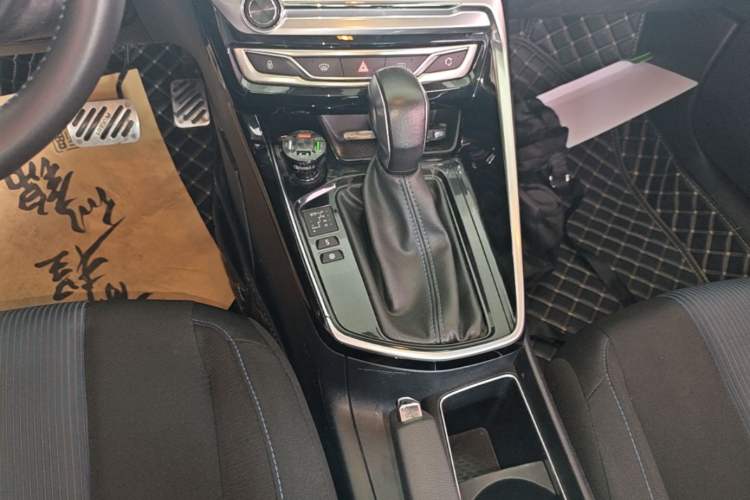 Used Peugeot 308 2018 1.6L Automatic Luxury Edition Gear Lever