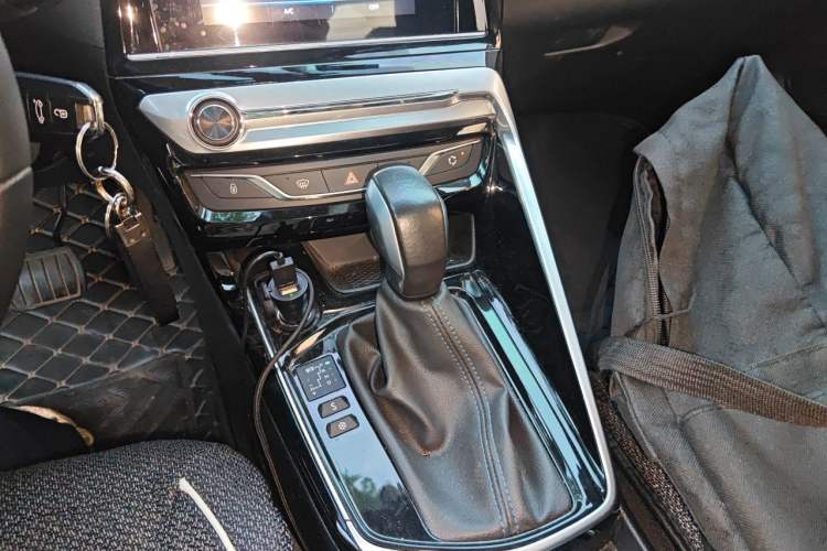 Used Peugeot 308 2018 1.6L Automatic Luxury Edition Gear Lever