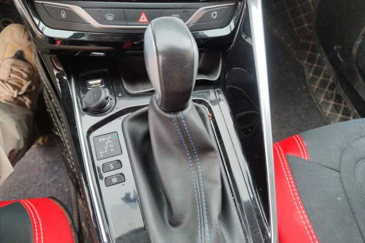 Used Peugeot 308 2018 230THP Automatic Luxury Edition Gear Lever