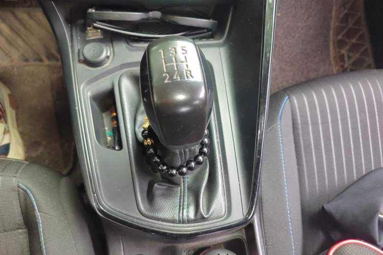 Used Peugeot 308 2018 1.6L Manual Fashion Edition Gear Lever