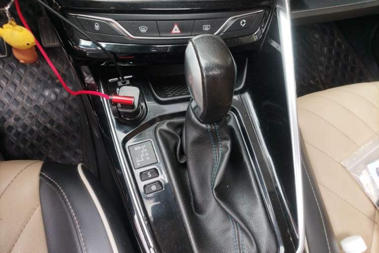 Used Peugeot 308 2018 1.6L Automatic Luxury Edition Gear Lever