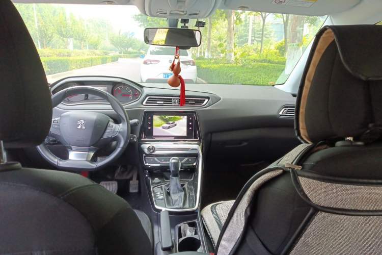Used Peugeot 308 2018 230THP Automatic Luxury Edition Headliner