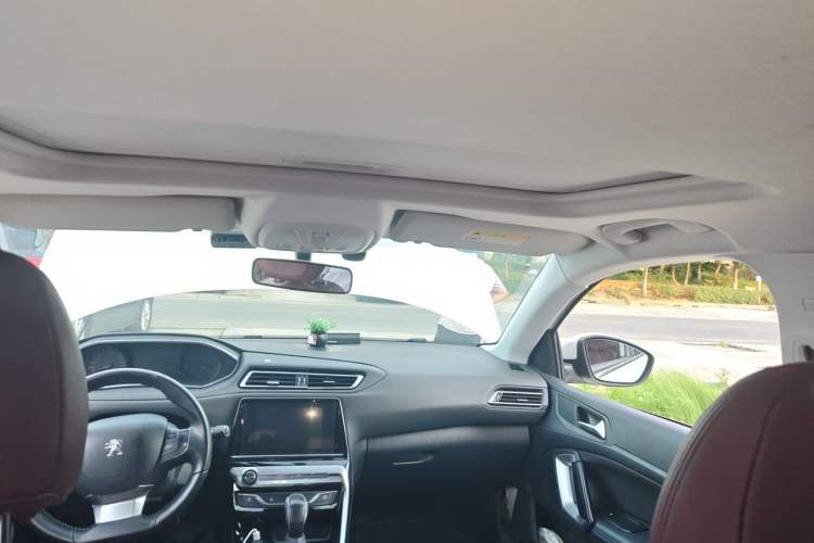 Used Peugeot 308 2018 1.6L Automatic Luxury Edition Headliner