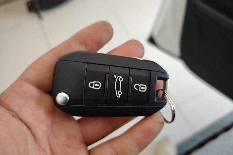 Used Peugeot 308 2018 1.6L Automatic Luxury Edition Interior 1
