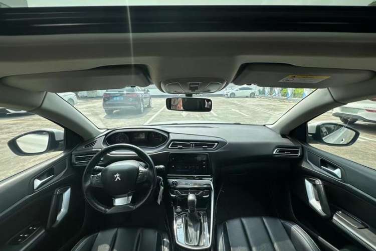 Used Peugeot 308 2018 230THP Automatic Luxury Edition Interior 1