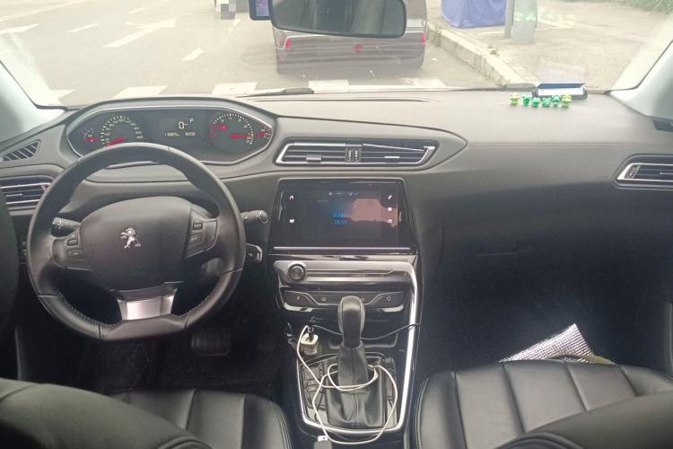 Used Peugeot 308 2018 1.6L Automatic Luxury Edition Interior 2