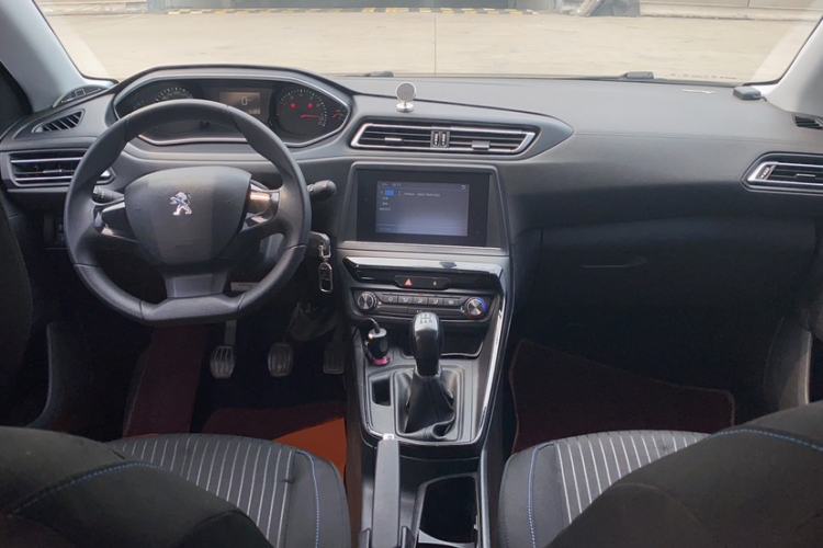 Used Peugeot 308 2018 1.6L Manual Fashion Edition Interior 2