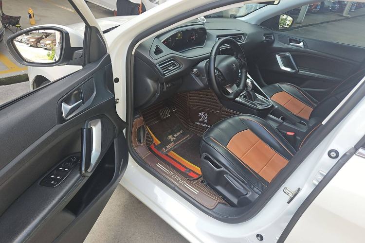 Used Peugeot 308 2018 1.6L Automatic Luxury Edition Interior 2
