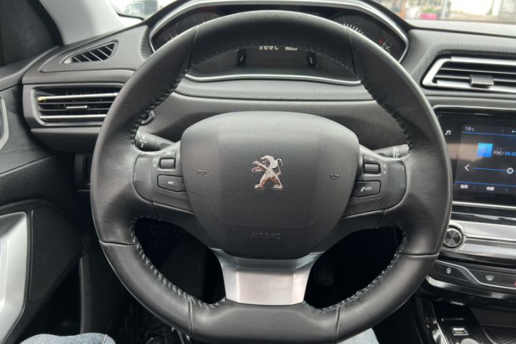 Used Peugeot 308 2018 230THP Automatic Luxury Edition Interior 2