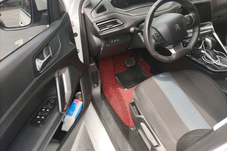 Used Peugeot 308 2018 1.6L Automatic Luxury Edition Interior 3