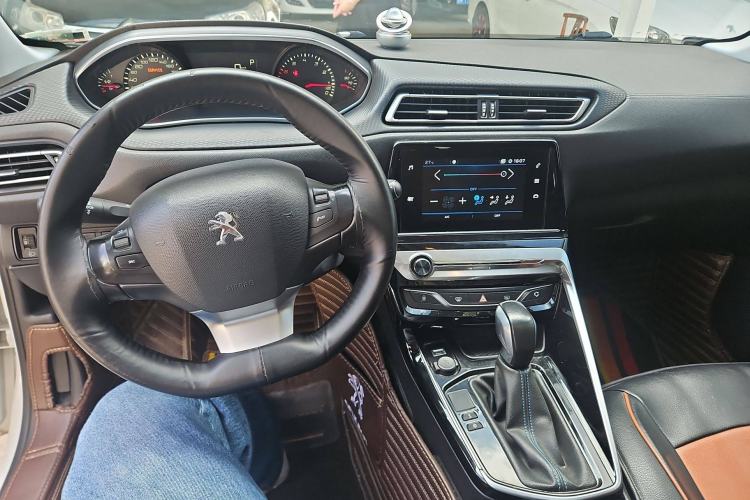 Used Peugeot 308 2018 1.6L Automatic Luxury Edition Interior 3