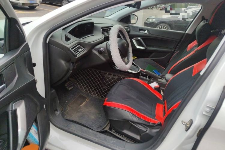 Used Peugeot 308 2018 230THP Automatic Luxury Edition Interior 3
