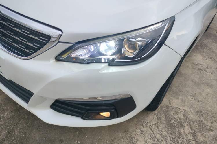 Used Peugeot 308 2018 230THP Automatic Luxury Edition Left Front Headlight