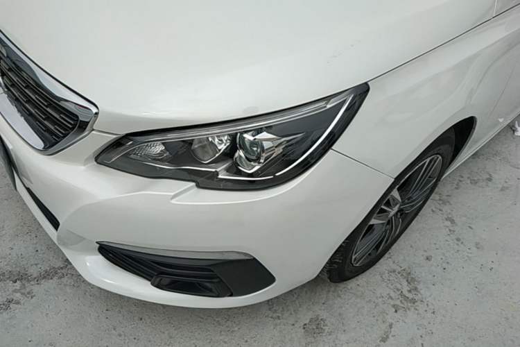 Used Peugeot 308 2018 1.6L Automatic Luxury Edition Left Front Headlight