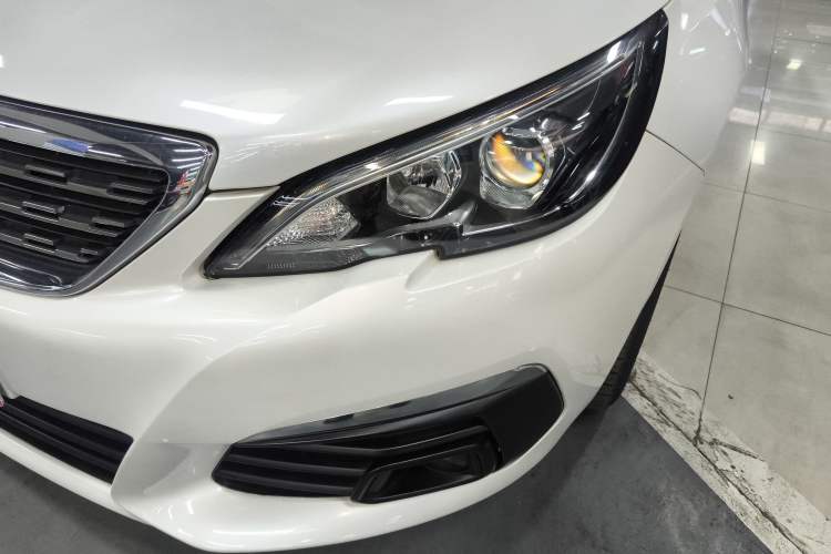 Used Peugeot 308 2018 1.6L Automatic Luxury Edition Left Front Headlight