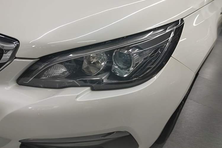 Used Peugeot 308 2018 230THP Automatic Luxury Edition Left Front Headlight