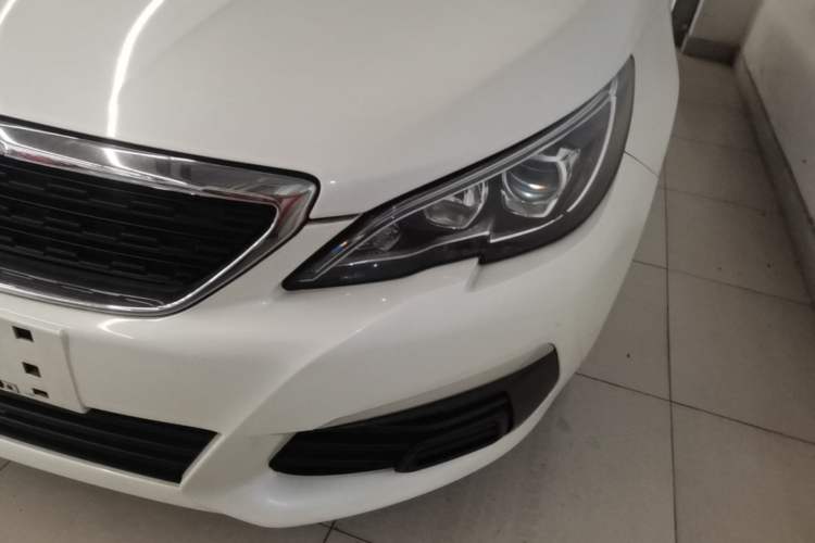 Used Peugeot 308 2018 1.6L Manual Fashion Edition Left Front Headlight