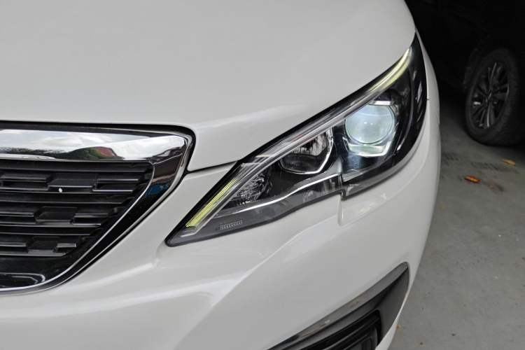 Used Peugeot 308 2018 1.6L Automatic Luxury Edition Left Front Headlight