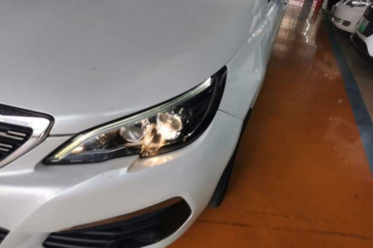 Used Peugeot 308 2018 1.6L Automatic Luxury Edition Left Front Headlight