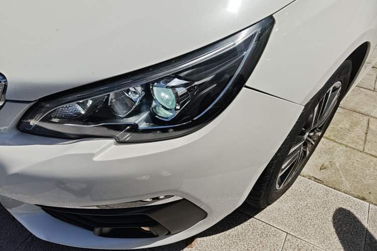 Used Peugeot 308 2018 1.6L Automatic Luxury Edition Left Front Headlight