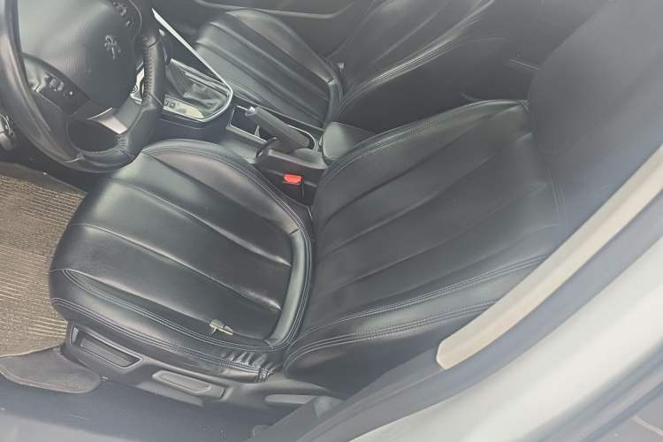 Used Peugeot 308 2018 1.6L Automatic Luxury Edition Left Front Seat