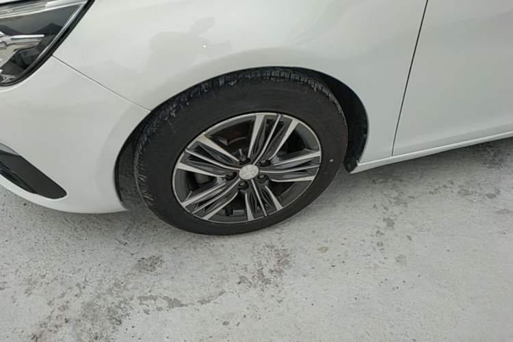 Used Peugeot 308 2018 1.6L Automatic Luxury Edition Left Front Wheel Hub