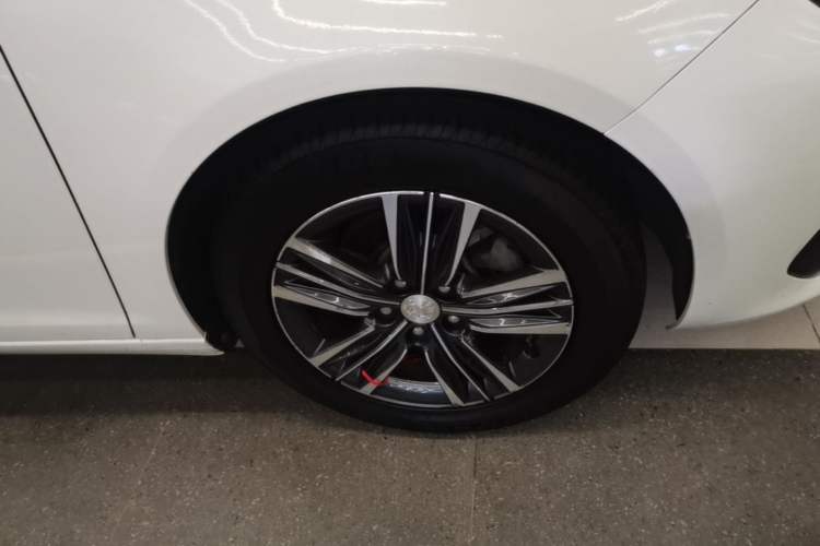 Used Peugeot 308 2018 1.6L Manual Fashion Edition Left Front Wheel Hub