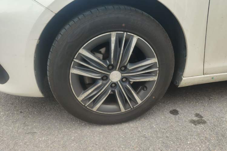 Used Peugeot 308 2018 1.6L Manual Fashion Edition Left Front Wheel Hub