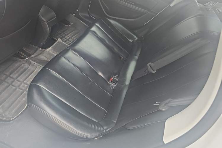 Used Peugeot 308 2018 1.6L Automatic Luxury Edition Left Rear Seat