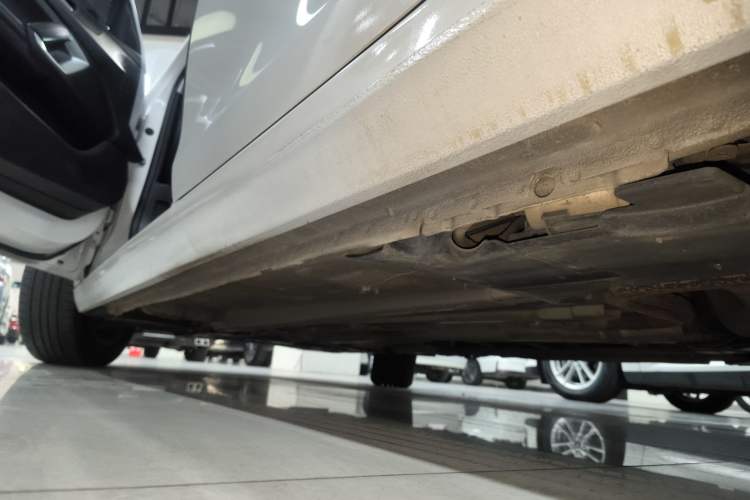 Used Peugeot 308 2018 1.6L Automatic Luxury Edition Left Side Sill