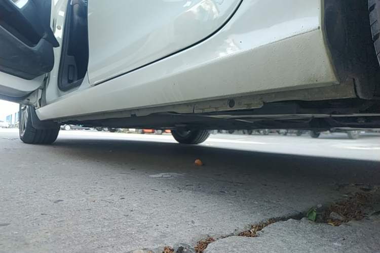 Used Peugeot 308 2018 1.6L Automatic Luxury Edition Left Side Sill