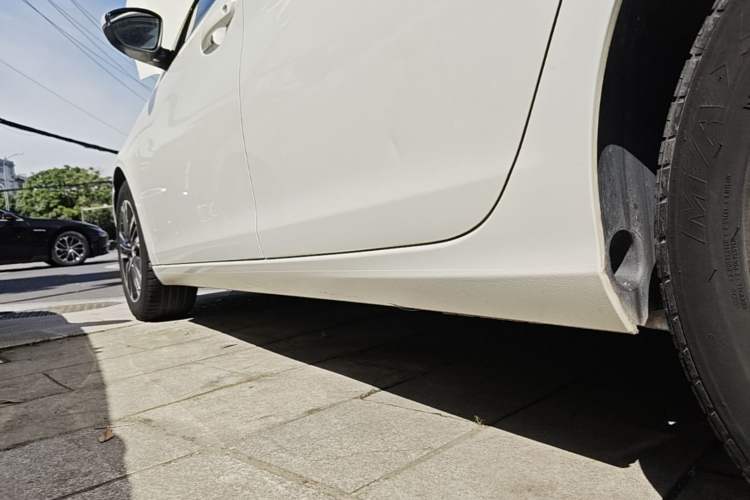 Used Peugeot 308 2018 1.6L Automatic Luxury Edition Left Side Sill