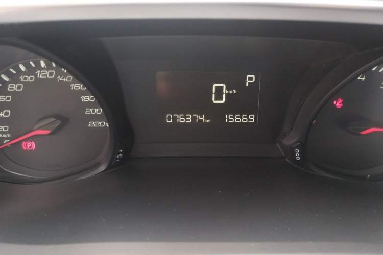 Used Peugeot 308 2018 1.6L Automatic Luxury Edition Odometer Close Up