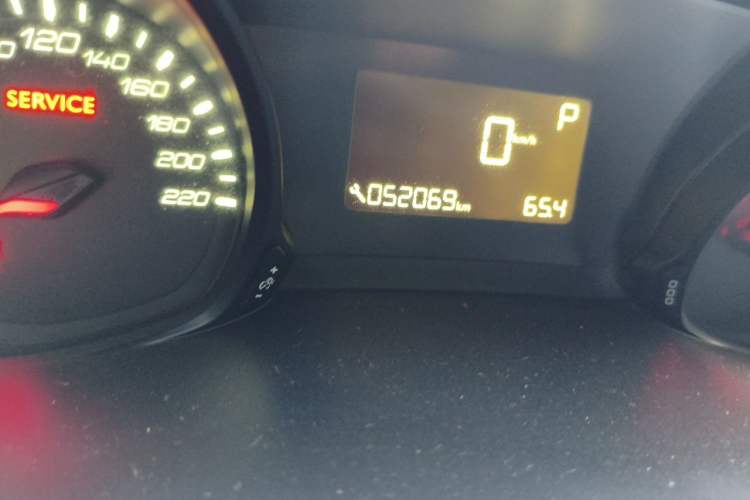 Used Peugeot 308 2018 1.6L Automatic Luxury Edition Odometer Close Up