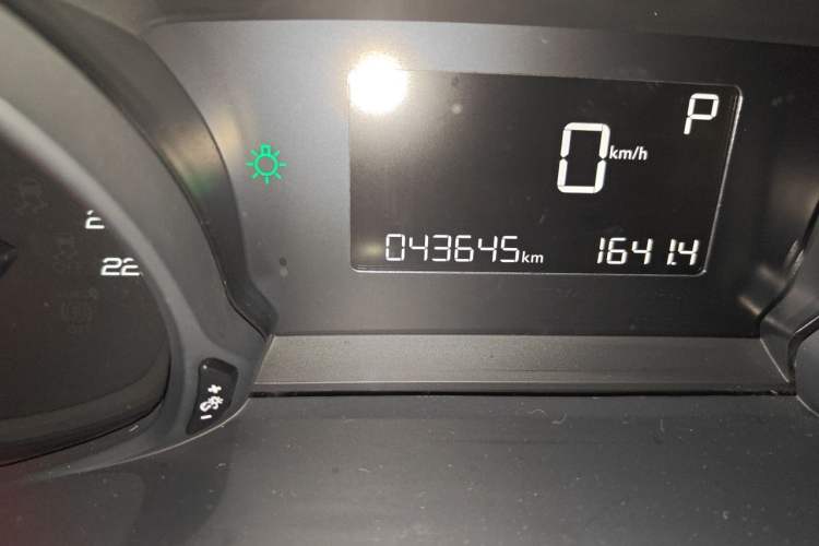 Used Peugeot 308 2018 1.6L Automatic Luxury Edition Odometer Close Up