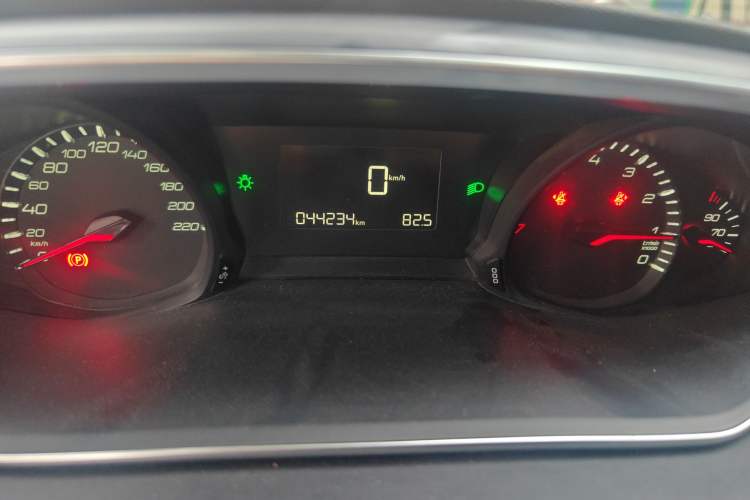 Used Peugeot 308 2018 1.6L Manual Fashion Edition Odometer Close Up