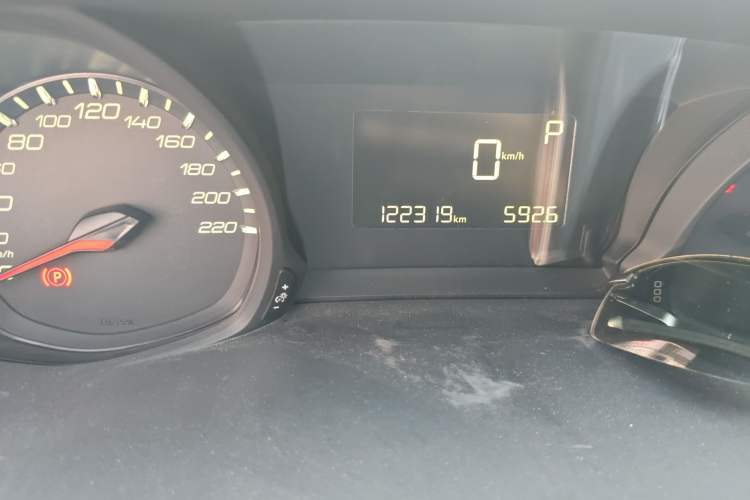 Used Peugeot 308 2018 1.6L Automatic Luxury Edition Odometer Close Up