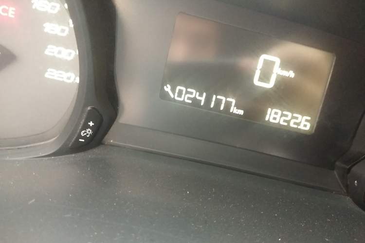 Used Peugeot 308 2018 1.6L Manual Fashion Edition Odometer Close Up