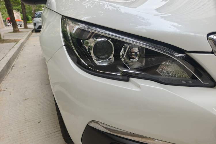 Used Peugeot 308 2018 1.6L Automatic Luxury Edition Right Front Headlight